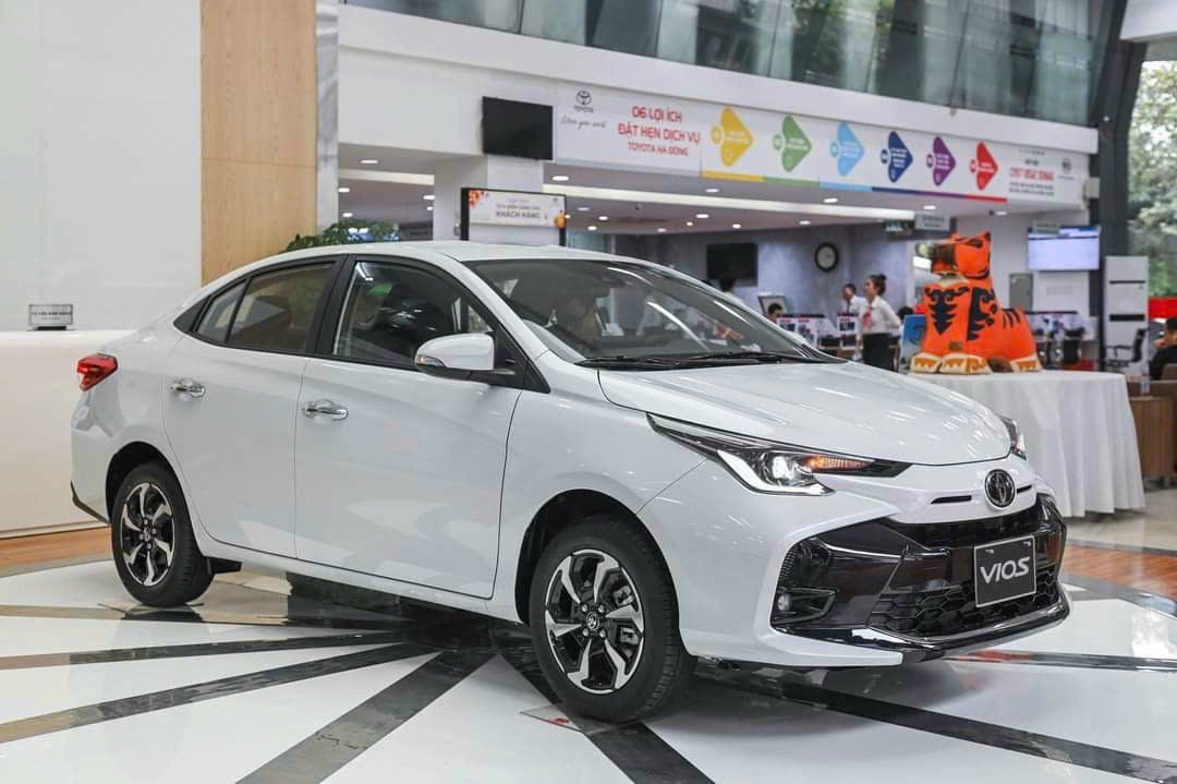 Ra mắt Toyota Vios 2023: Liệu có đủ sức duy trì ngôi “vua doanh số”?